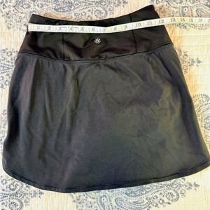 Athleta Fairway Golf Skort in classic black XXS